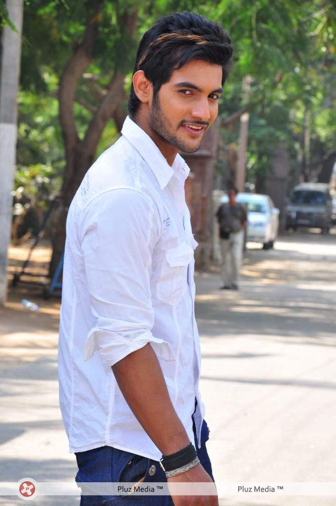 Aadi at Lovely Press Meet - Arrivals - Pictures | Picture 122180